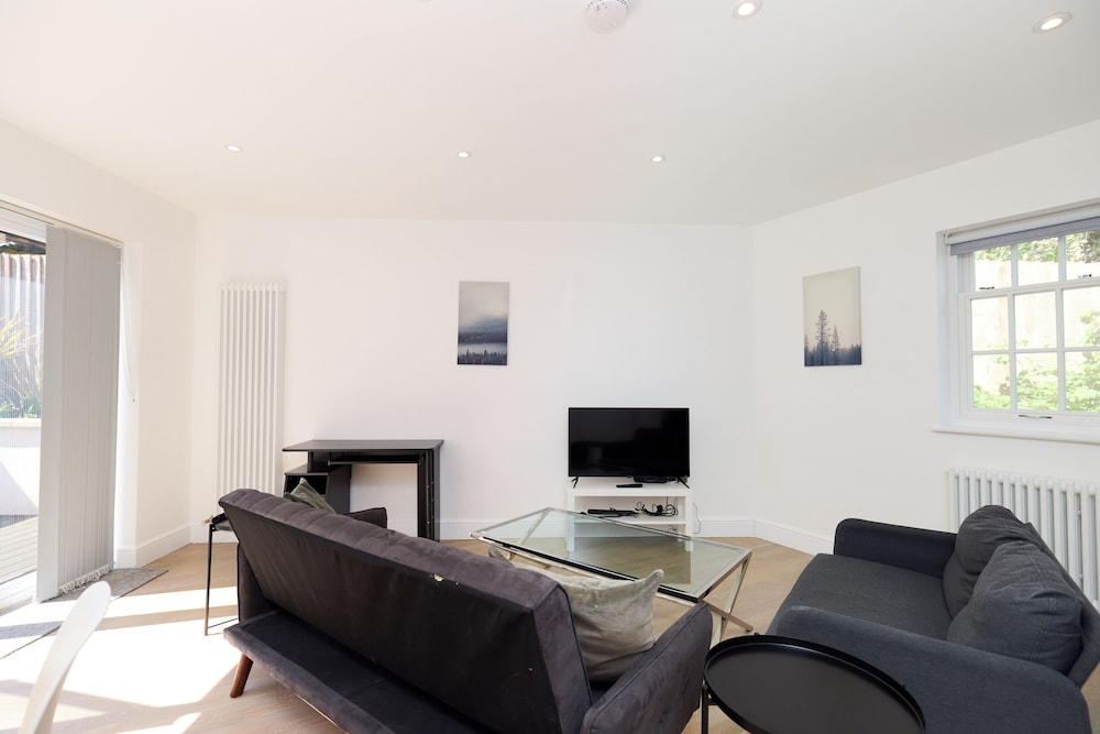 Countryside Edge Flat