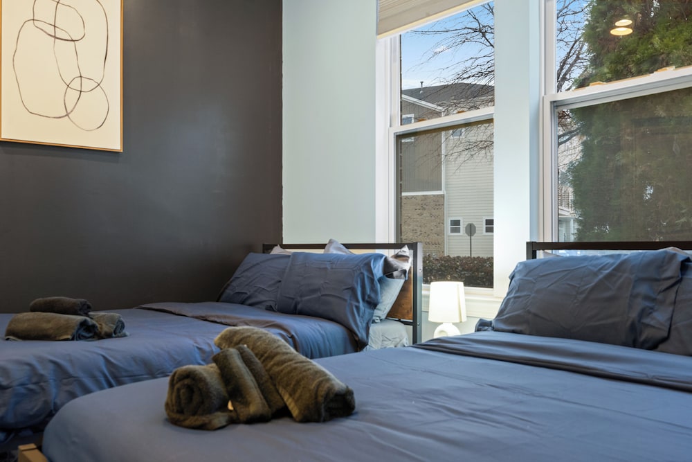 Luxe 3BR Townhouse in Camp North End