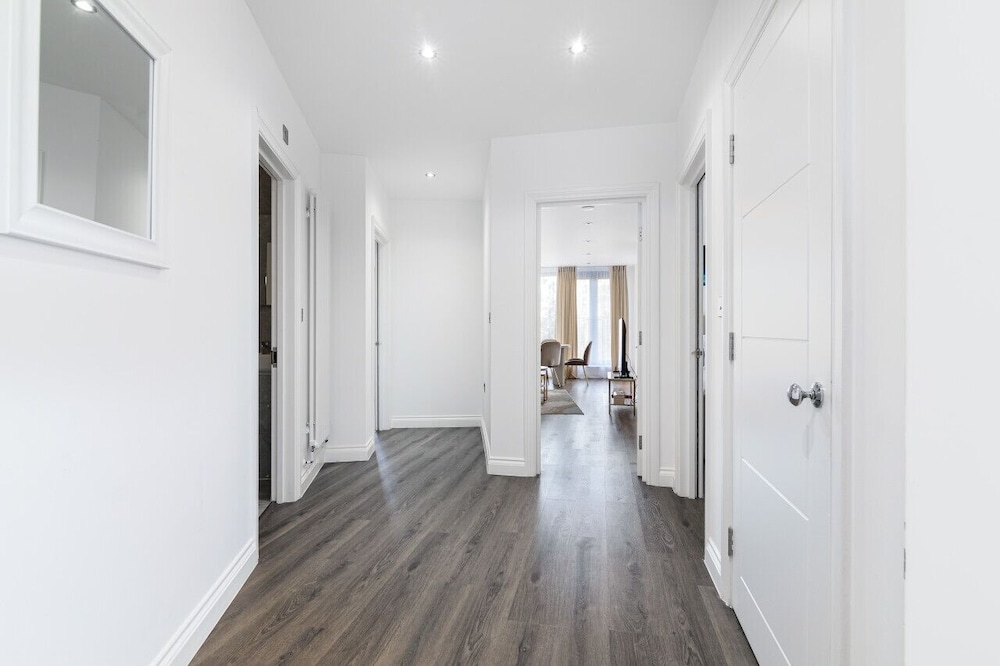Elegant Spacious Luxury 2 bed Apartment Sleeps 6