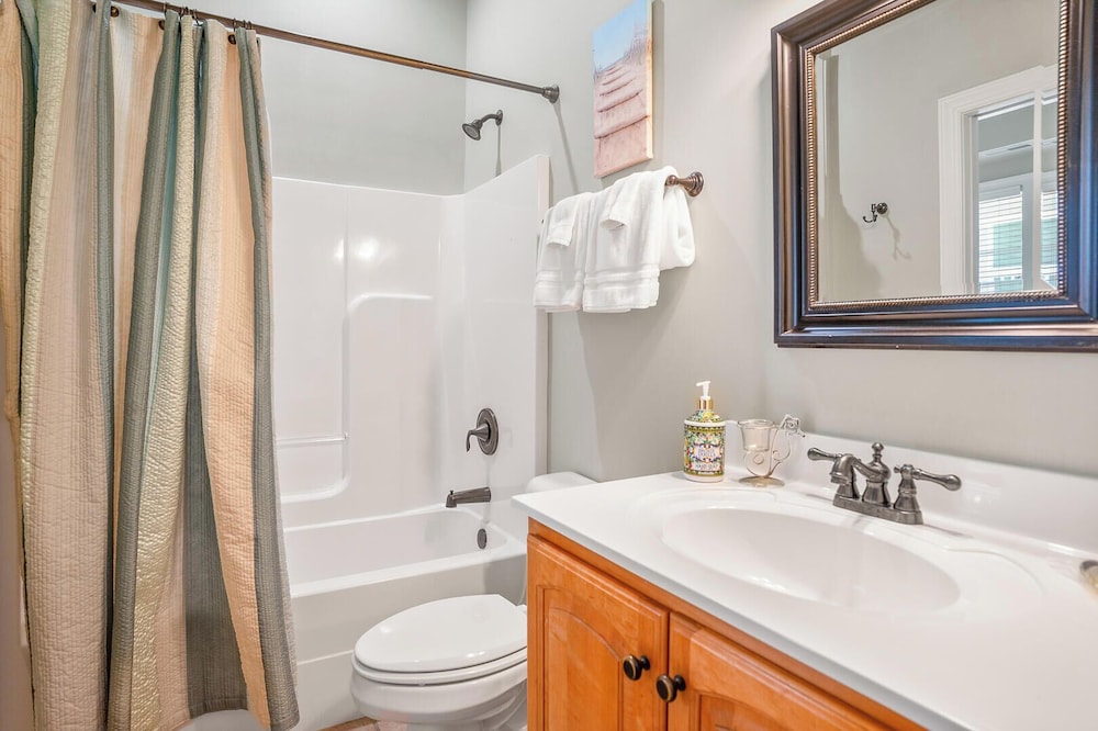 Tasteful 2 Story 4 Bedroom, 4 Bath Home! New on Rental Program, Sleeps 12!