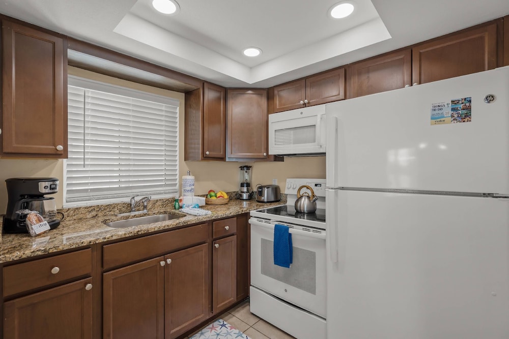 Coastal Breeze Siesta Entire 4-unit Complex With Dock