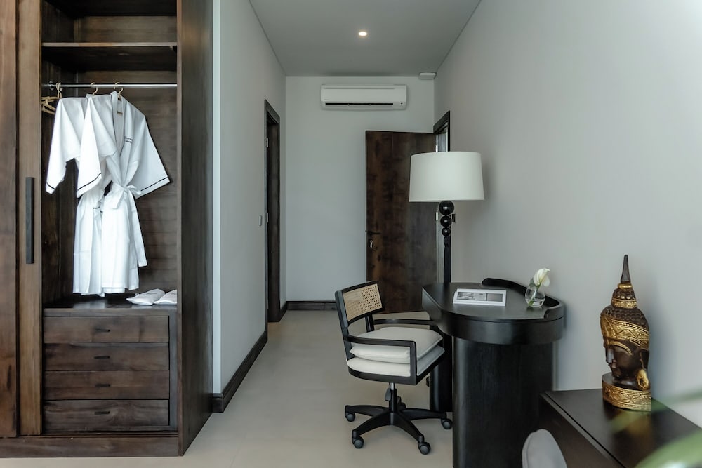 AMO Residences