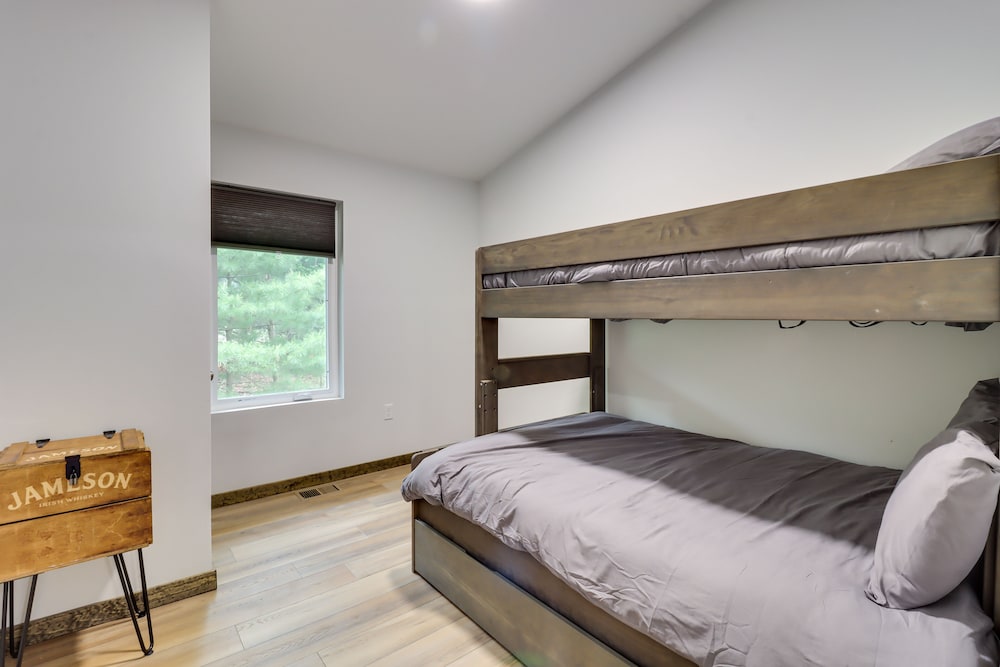 Scranton Vacations - Lake Harmony Resort Home w/ Deck - 4 Mi to Skiing! - Property Image 2