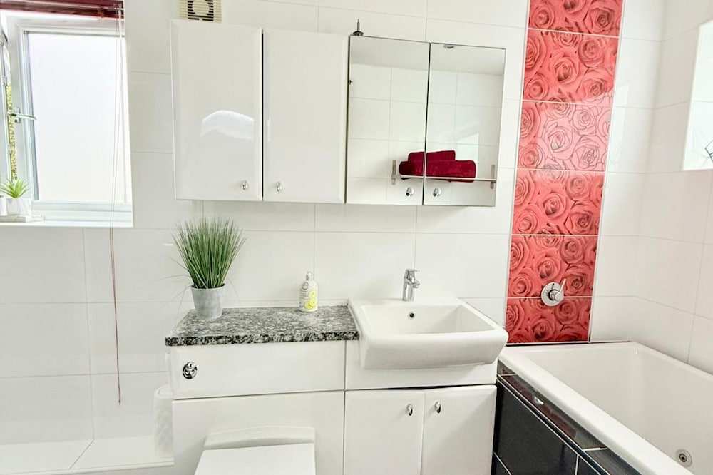 3 Bed-sleeps 6-hot Tub-pet Friendly-parking