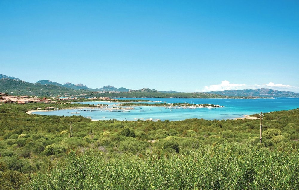 Residence in Marinella just 300 mt from the sea