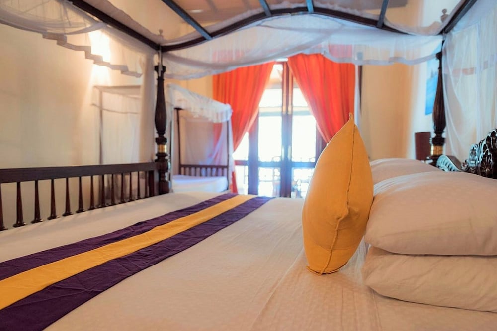 South Point Abbey Whole Villa 4 Bedroom (Sleeps 9) view 3