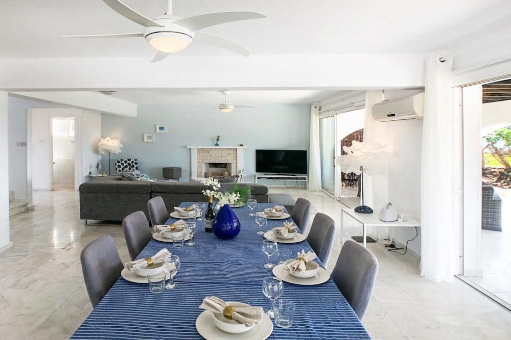 Villa Searay