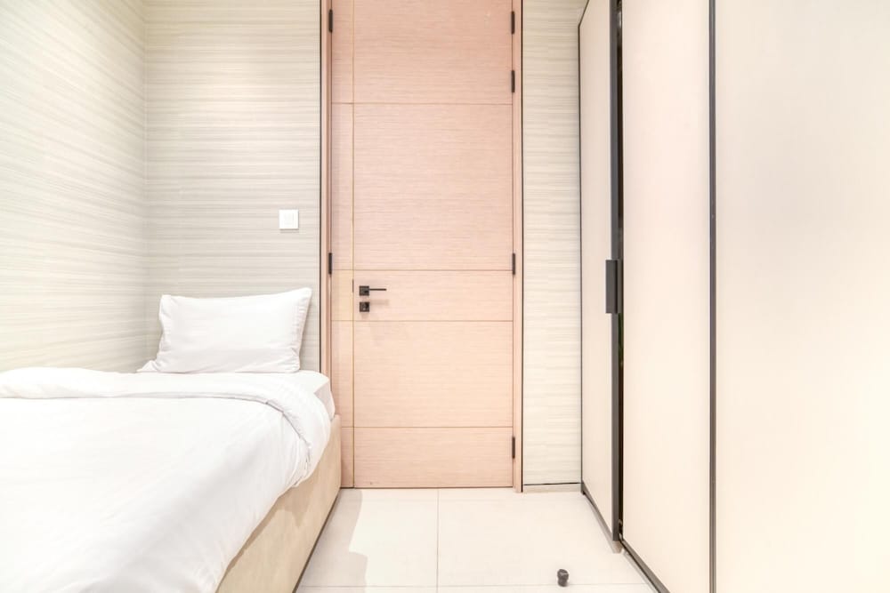 Picturesque Balcony and Beach Haven at Address JBR
