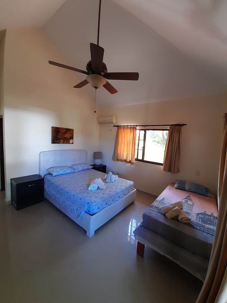 Hotel B&B Pavillion - Image 1