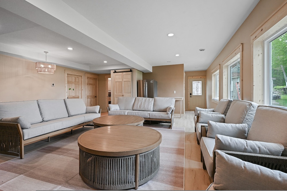 Sand Bar Resort in Suring