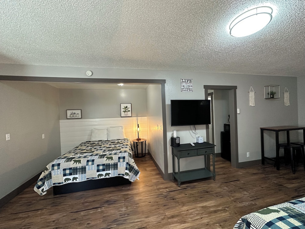 Lake Tahoe Vacations - Lake Ridge Hotel - Property Image 38