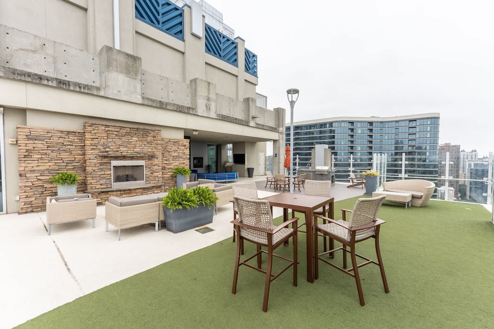 Midtown Luxepad 1b1b Rooftop Lounge Pool Gym Xbox