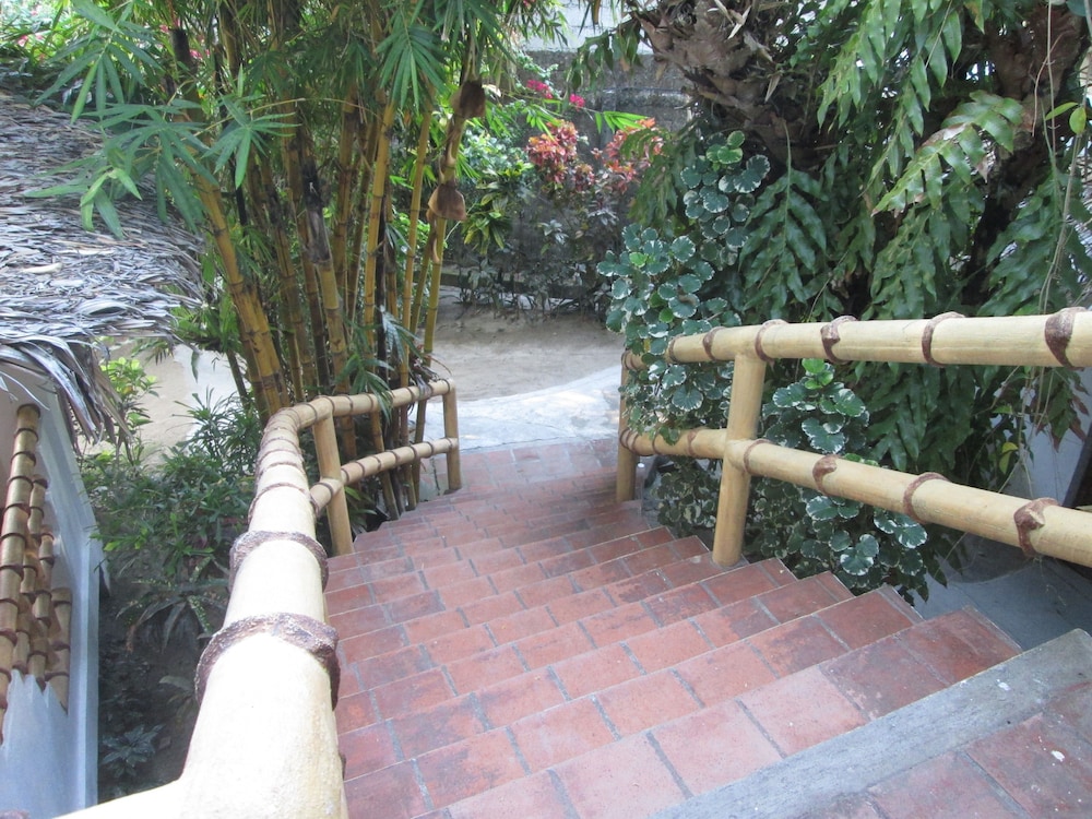 Bamboo Bungalow Resthouse