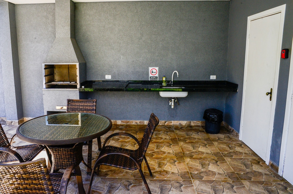 Casa c Piscina a 150m da Praia de Boi Ucanga