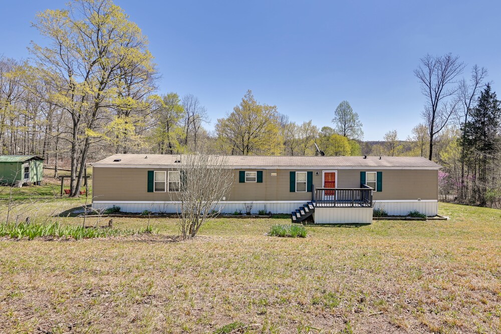 Cozy Kentucky Retreat w/ Deck, Grill & Fire Pit! view 5