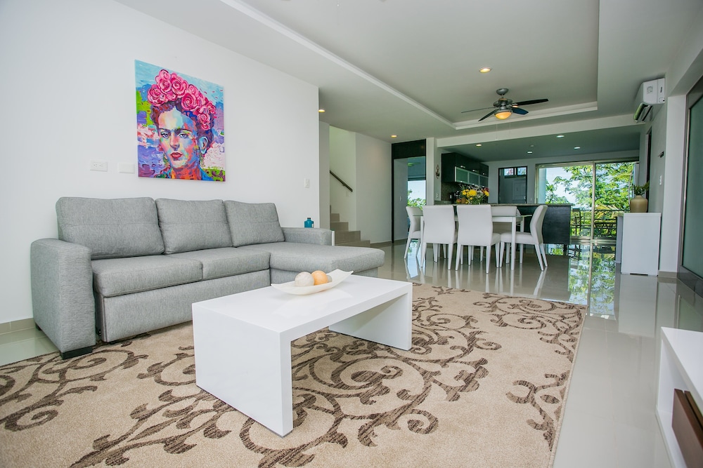 Acacia Condos