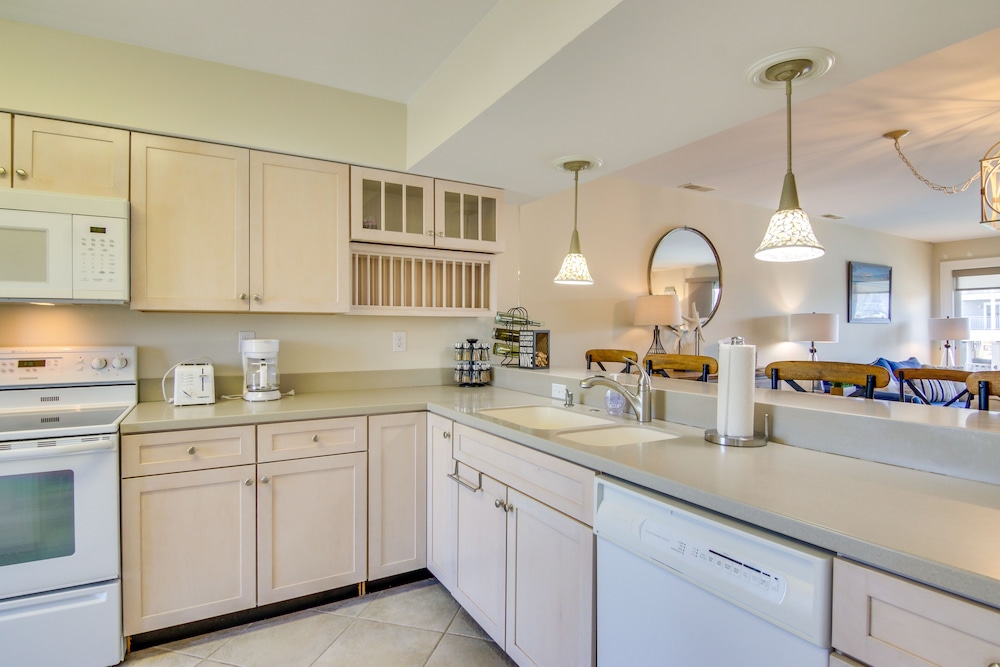 Ocean City Retreat w/ Marina Views < 1 Mi to Beach view 3