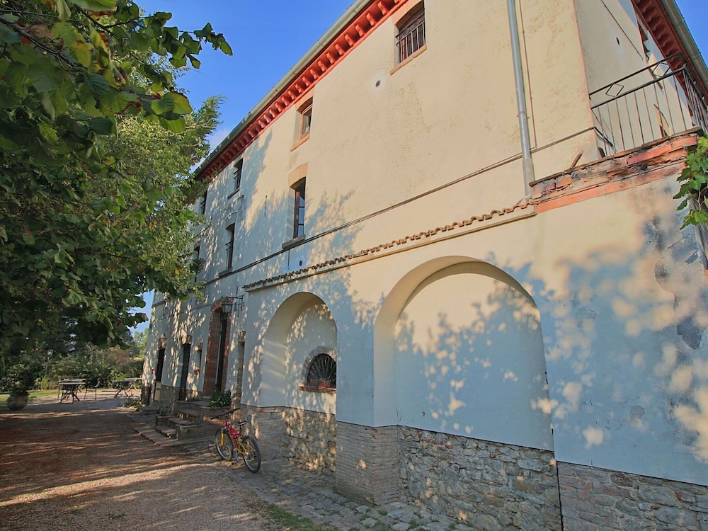 Farmhouse in Umbertide With Pool photo 1
