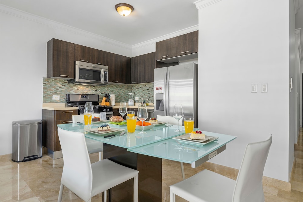 Palm Aruba Condos