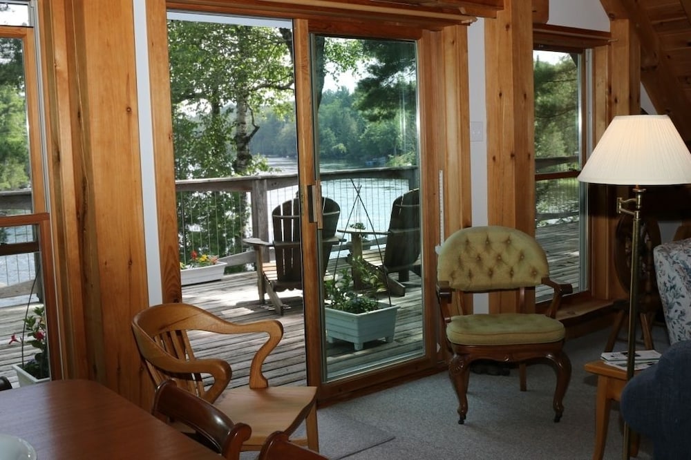 Sunny Rock B&B Haliburton