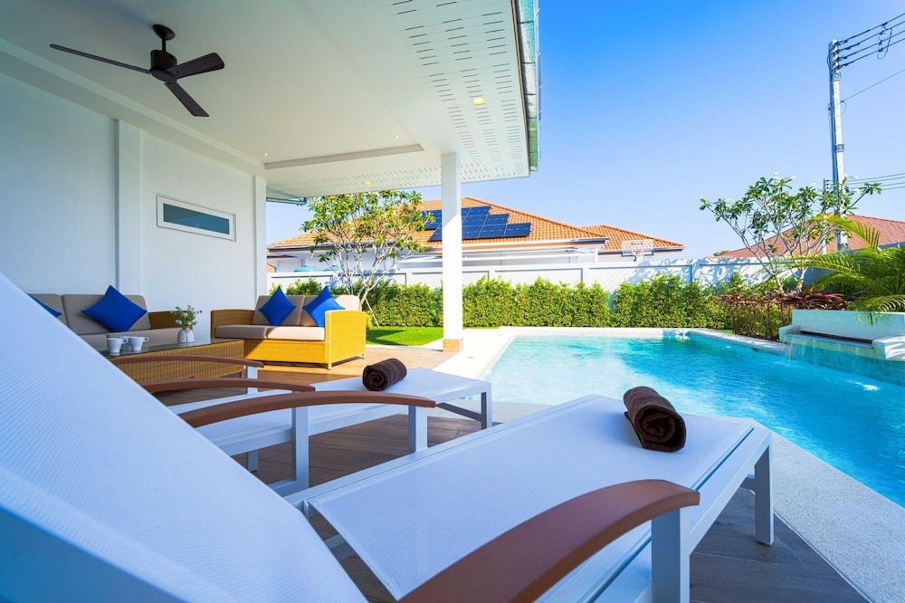 Brand-New Modern 3-Bedroom Villa MB20