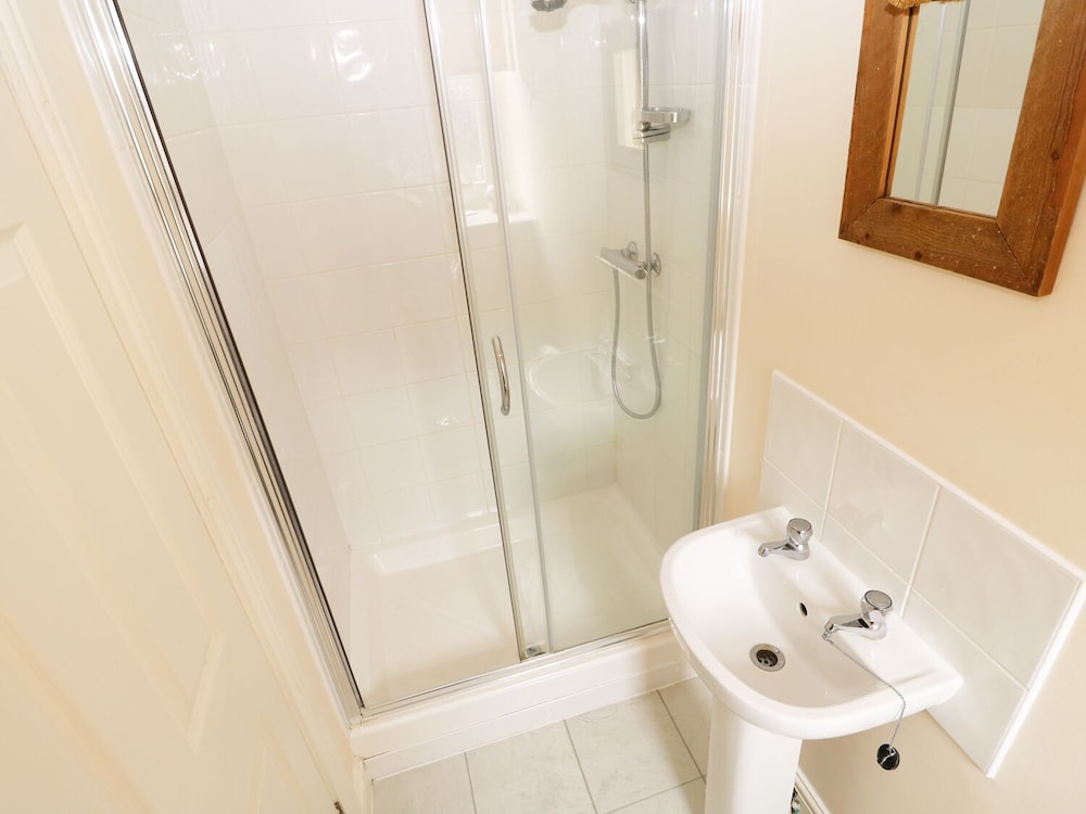 Flat 2, 4 St Edmund's Terrace view 3