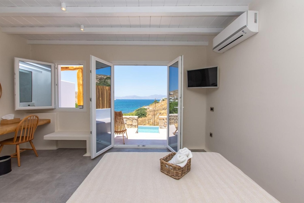Aelia Mykonos
