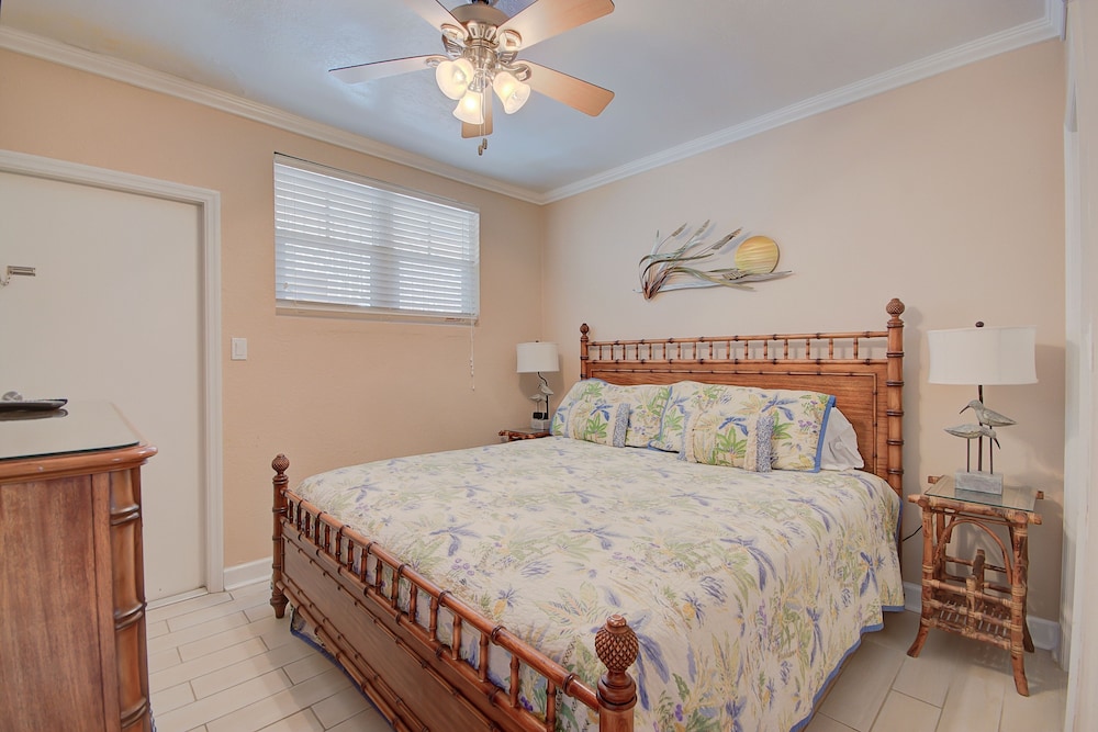 102 Clearwater Beach Suites 1 Bedroom Condo by RedAwning view 2