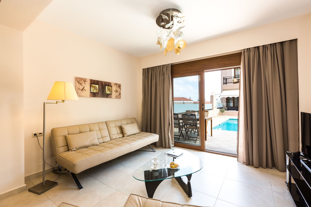 Pantheon Villas & Suites photo 3