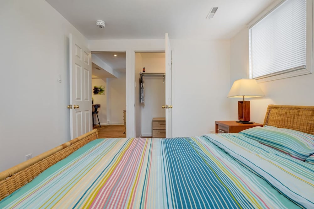 Comfortable Whitby 2 Bedroom Lower Suite