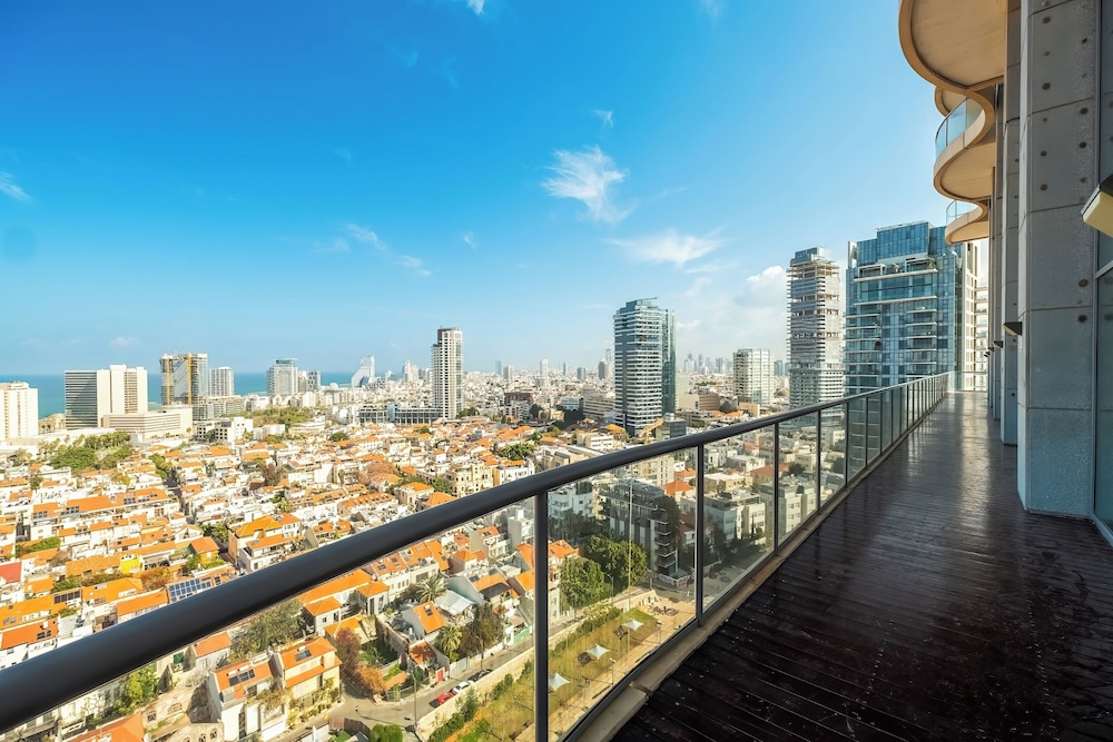 High-Rise Sea-View Stay by Sea N' Rent