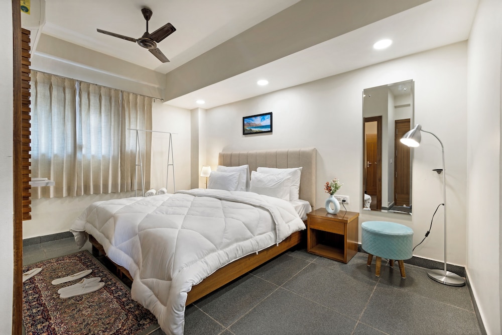 The Onyx by Parfait Street
