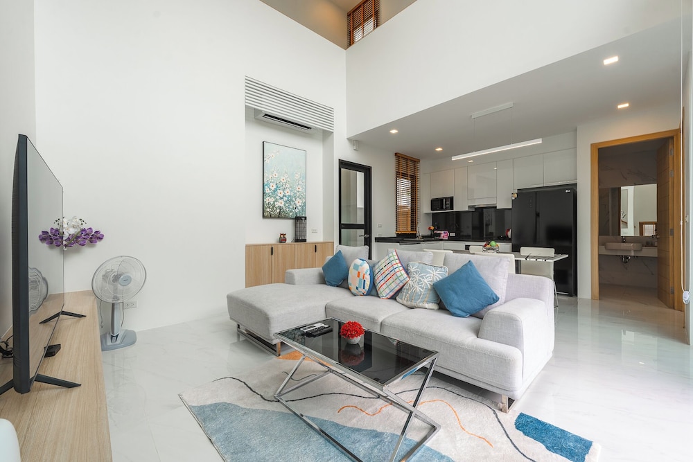 New 3BR with Pool Near Beach V190