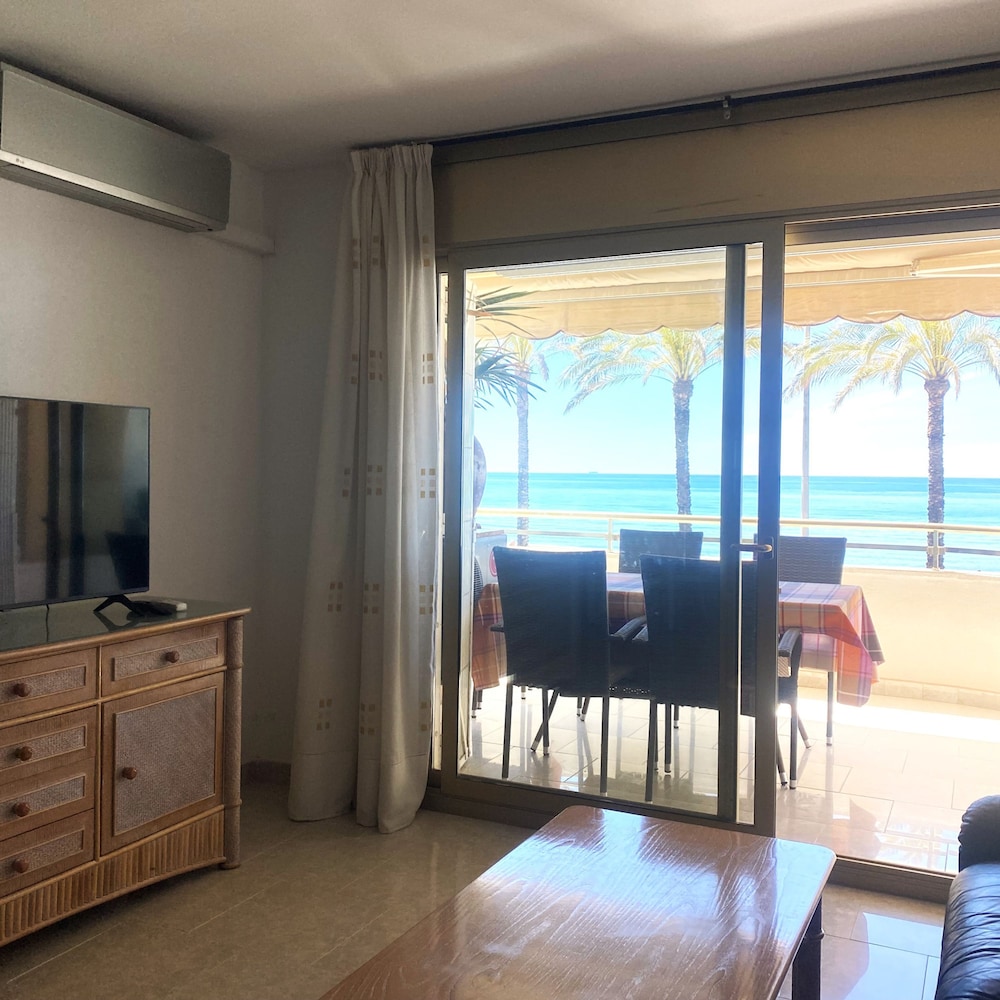 R151 - Apart Beachfront