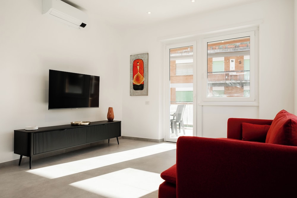 Domus Solis in Rome With 2 Bedrooms and 2 Bathrooms