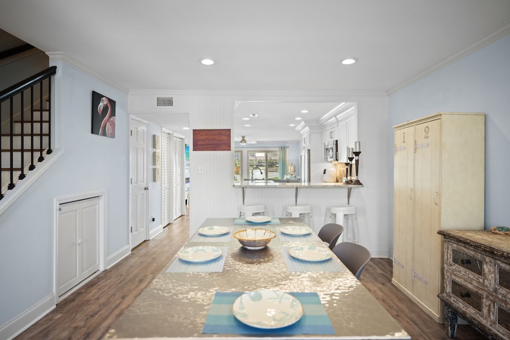 High Tides And High Proof 105 2 Bedroom Condo