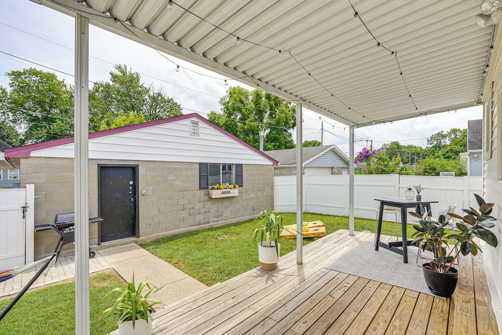 Home w/ Fenced Backyard, 6 Mi to Dtwn Louisville!