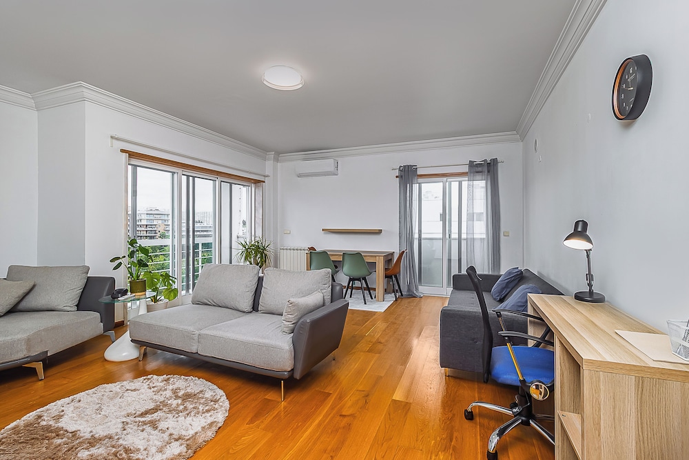 Stylish Stay in Lisbon-Scenic Views