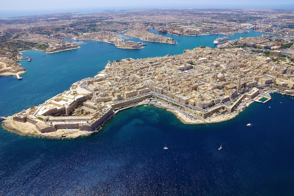 Harbour Lights Apartments by Getaways Malta, photo 6