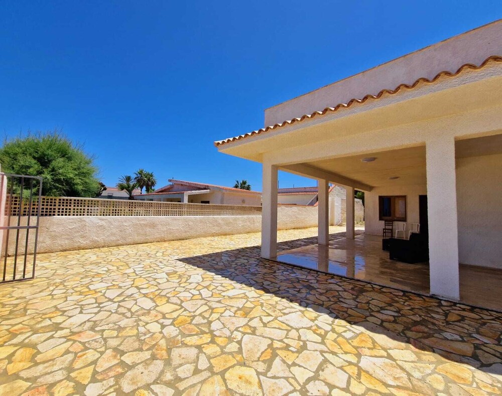 Casa baciata dal mare view 2