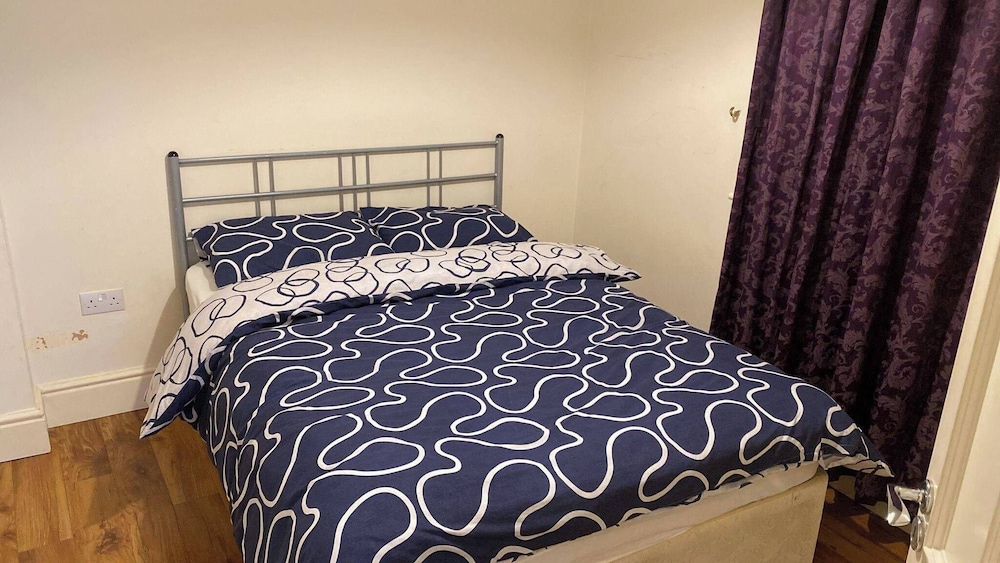 Modern Apt 3 Bedrooms Near Dundrum
