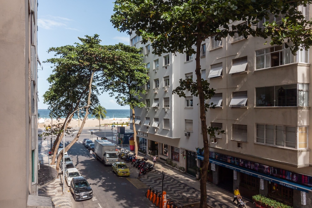 2 Minutes From Copacabana Beach D302