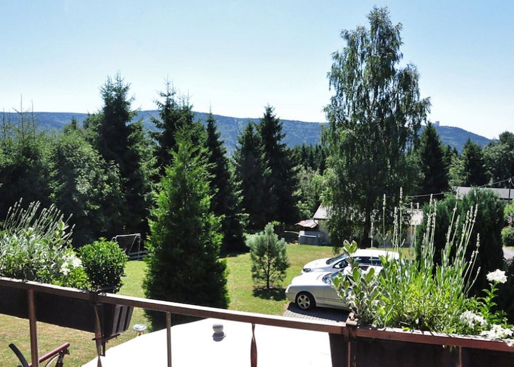 Cozy Forest Hideaway in Suhl