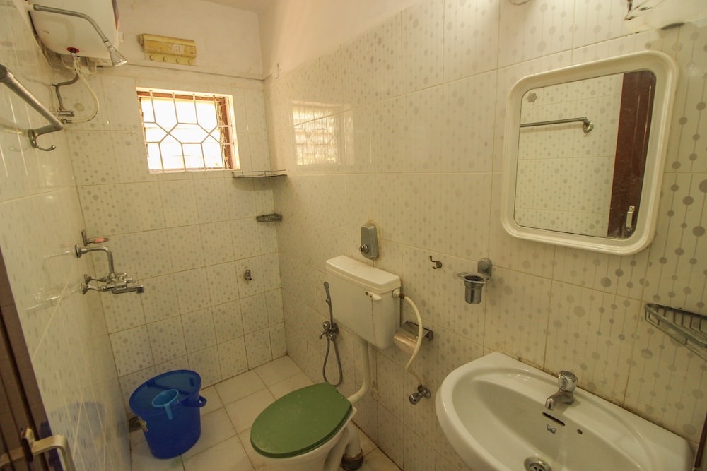 OYO 9893 Home Green View 2BHK Baga Beach