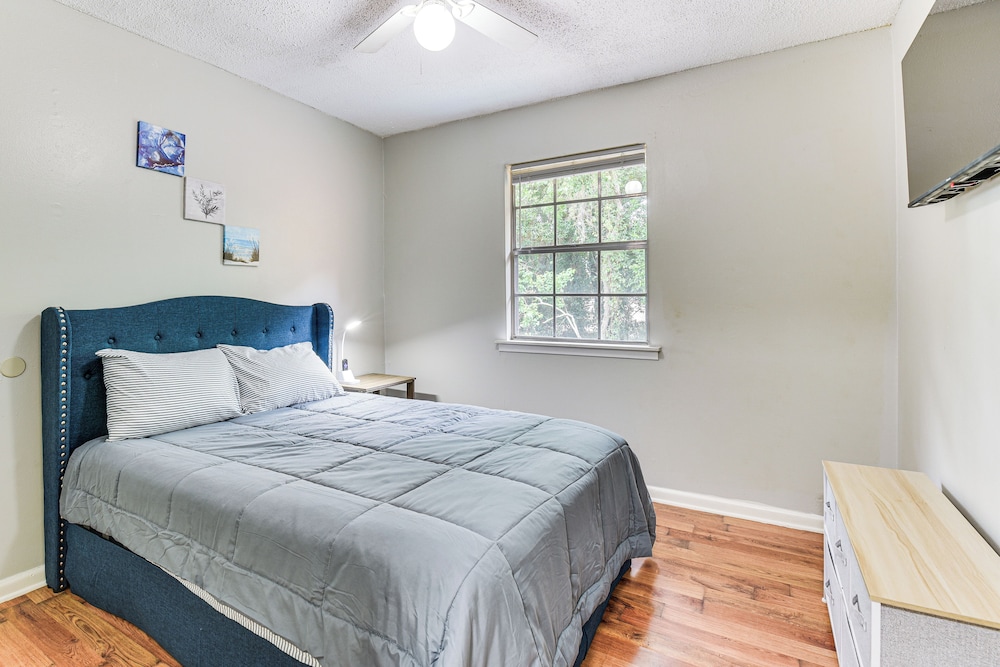 2 Mi to Garniers Beach Park: Pet-friendly FWB Home
