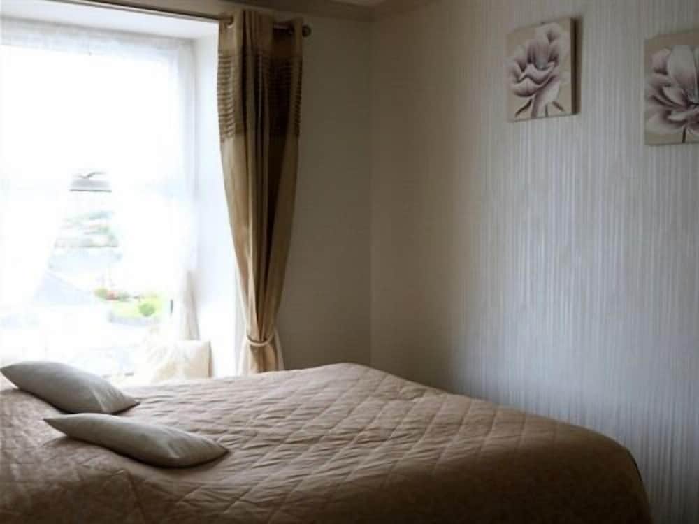 Plas Isa Hotel
