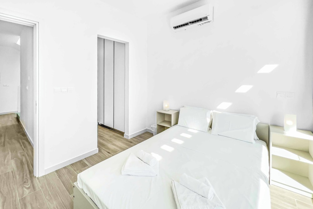 Azure Seaview Garnet Villa