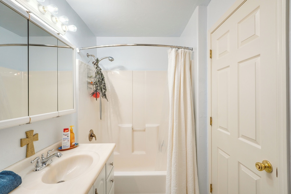 Walkable Studio w/ Patio in Tucson!