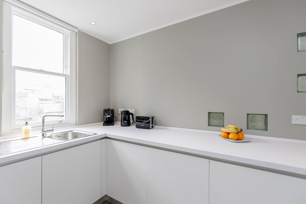 Soho Apartments by BaseToGo