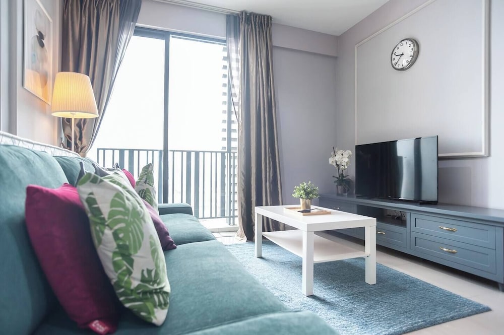 ICity Luxury Condo by Smarthome